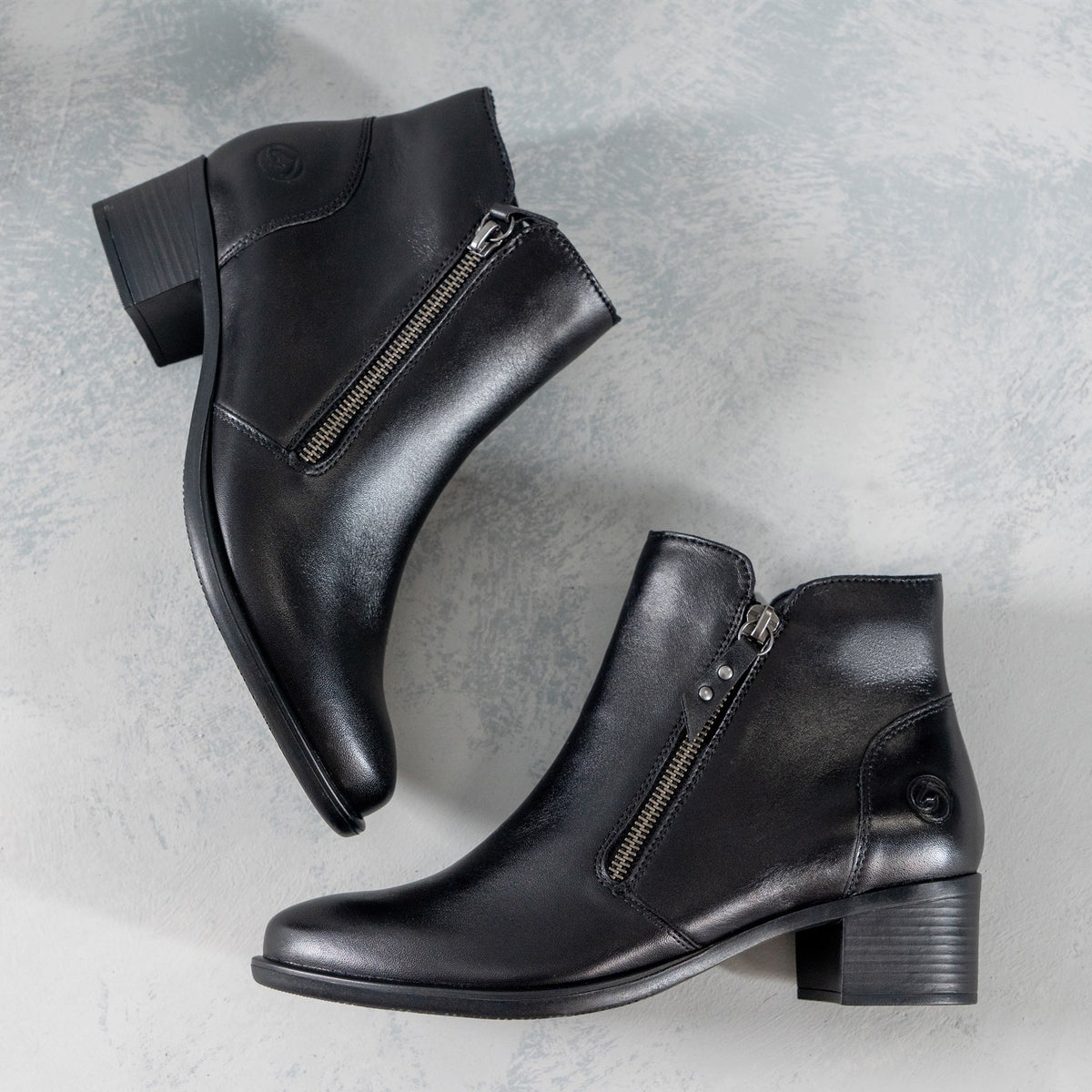 remonte FW26 black ankle boots with side zip